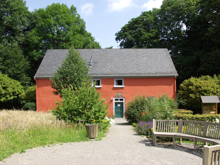 Im Rahmen des Regionale Projektes "Homburger L&auml;ndchen" soll in Verl&auml;ngerung des Roten Hauses ein Landschaftshaus entstehen. (Foto: OBK) 