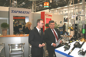 Messestand Firmen Tapmatik GmbH und Victor GmbH, Bergneustadt