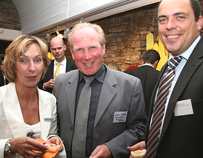 Gut gelaunt: v..l. Museumsdirektorin Dr. Gudrun Sievers-Flägel, Reichshofs Bürgermeister Gregor Rolland und Matthias Derlin, Geschäftsführer der Naturarena Bergisches Land (Foto: OBK)