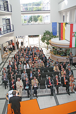 Blick in das Kreishausfoyer während der Veranstaltung