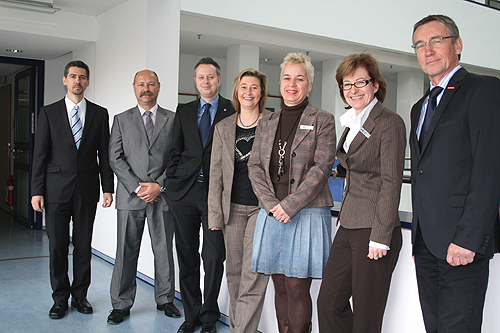 (v.l.n.r.) Sven Hielscher (GTC), Bernd Creemers (OBK), Uwe Cujai (OBK), Susanne Roll (GTC), Susanne Maaß (IHK Köln, Zweigstelle Oberberg), Angelika Nolting (IHK Köln, Zweigstelle Oberberg), Michael Schnitzler (HWK Köln) - (Foto: OBK) 