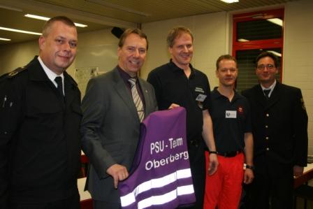 v.l.n.r. Kreisbrandmeister Uwe Lomberg, Kreisdirektor Jochen Hagt, Teamkoordinatoren Michael Marx, Thomas Busch und Henning Strunck (Foto: OBK)