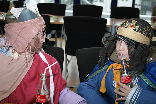 Die Sternsinger konnten sich im Kreishaus stärken (Foto: OBK) 