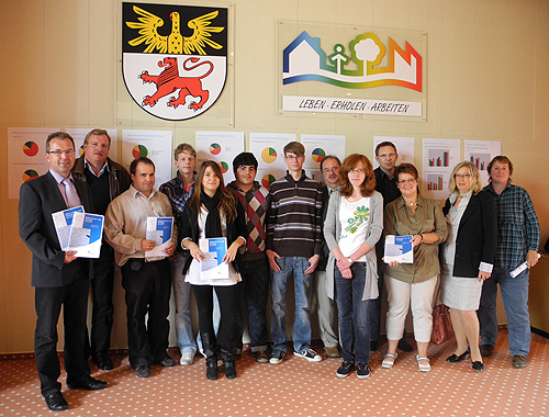 Teamarbeit von Demografieforum Oberberg, Gemeinde Reichshof und Gesamtschule Eckenhagen (Foto: OBK) 