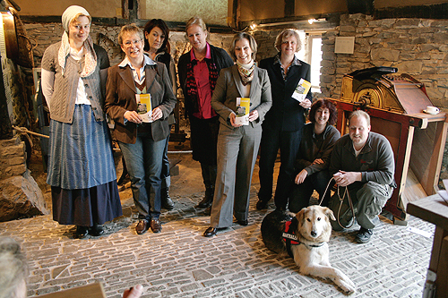 Frau Dr. Sievers-Flägel und ihr Team bereiten Haus Dahl für die Saison 2011 vor. (Foto: OBK) 