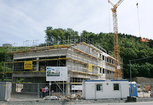 Die Akademie für Gesundheitswirtschaft und Senioren wird im September 2011 fertiggestellt. (Foto: OBK)