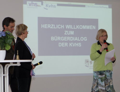 Die stellv. Landrätin Ursula Mahler eröffnete den oberbergischen Bürgerdialog 2012. (Foto: OBK)