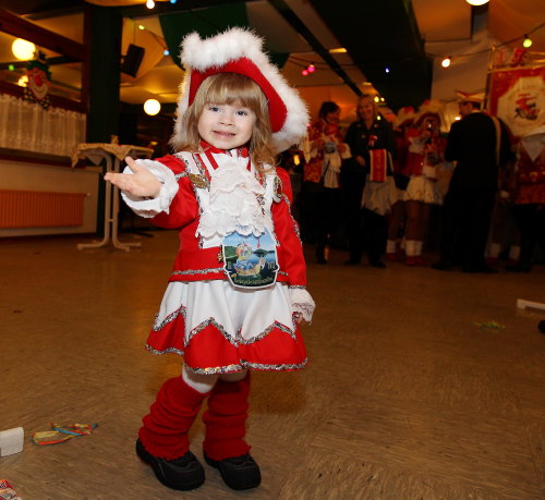 Das jüngste Funkenmariechen 2,5 Jahren kam aus KG Rot-Weiß Fenke. (Foto: OBK)