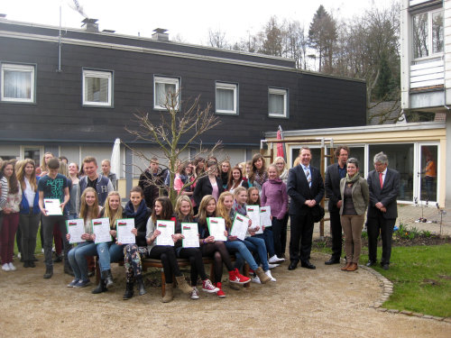 Kreisdirektor Jochen Hagt unterstützt ehrenamtlich aktive Jugendliche (Foto:OBK) 