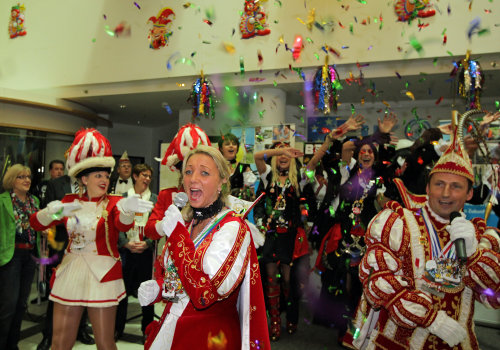 Stimmungsfeuerwerk der KG Rot-Weiß Denklingen.(Foto: OBK)