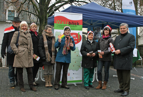 Das Weitblick-Team des Oberbergischen Kreises und Landrat Hagen Jobi werben für die Ehrenamt-Initiative (Foto:OBK) 