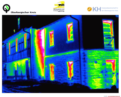 Abbildung zeigt Thermografie eines Gebäudes Abbildung zeigt Thermografie eines Gebäudes