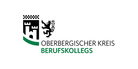 Logo des Oberbergischen Kreises mit einem Wappen, das eine stilisierte Burg, ein Schachbrettmuster und einen Löwen mit einer Gabel zeigt, daneben der Text 'Oberbergischer Kreis Berufskollegs'.