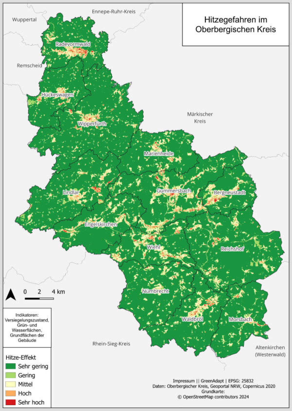 Karte des Oberbergischen Kreises mit farblich markierten Hitzegefahrenzonen. Grün steht für sehr geringe Gefahren, Gelb für gering, Orange für mittel, Rot für hoch und Dunkelrot für sehr hoch. Städte und Gemeinden sind beschriftet, darunter Wipperfürth, Gummersbach und Wiehl. Eine Legende und Maßstabsleiste sind enthalten.