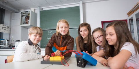 Versuch im Physik-Unterricht