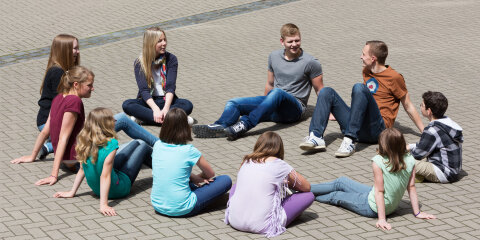 Unterricht drauen auf dem Schulhof