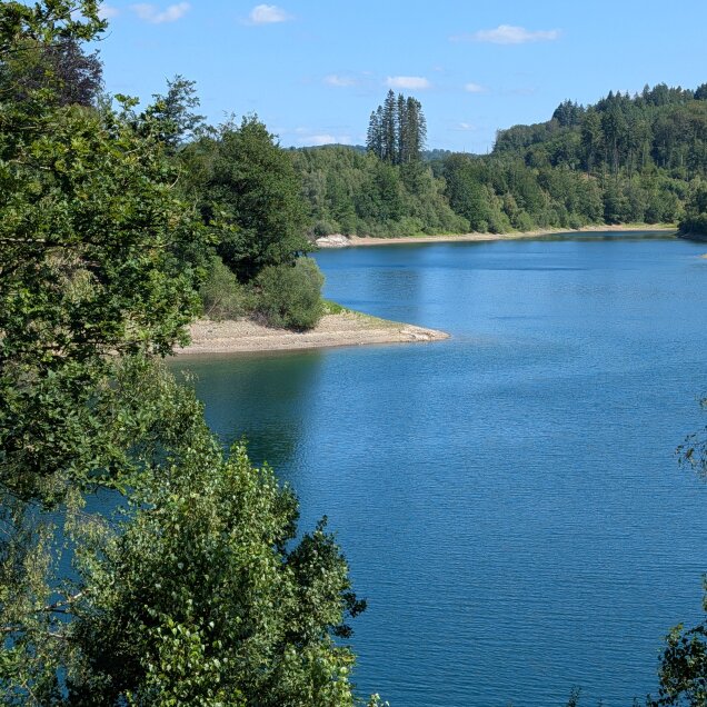Blick auf die Genkeltalsperre