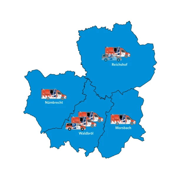 Eine Karte mit vier hervorgehobenen Bereichen, die als Reichshof, Nümbrecht, Waldbröl und Morsbach beschriftet sind. Jeder Bereich zeigt ein oder mehrere rote Einsatzfahrzeuge.