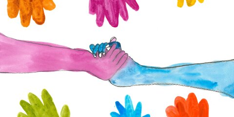 Zwei Hände, eine pink und eine blau, greifen sich in der Mitte. Um sie herum sind bunte, gemalte Handabdrücke in Orange, Gelb, Grün, Blau und Rot auf weißem Hintergrund.