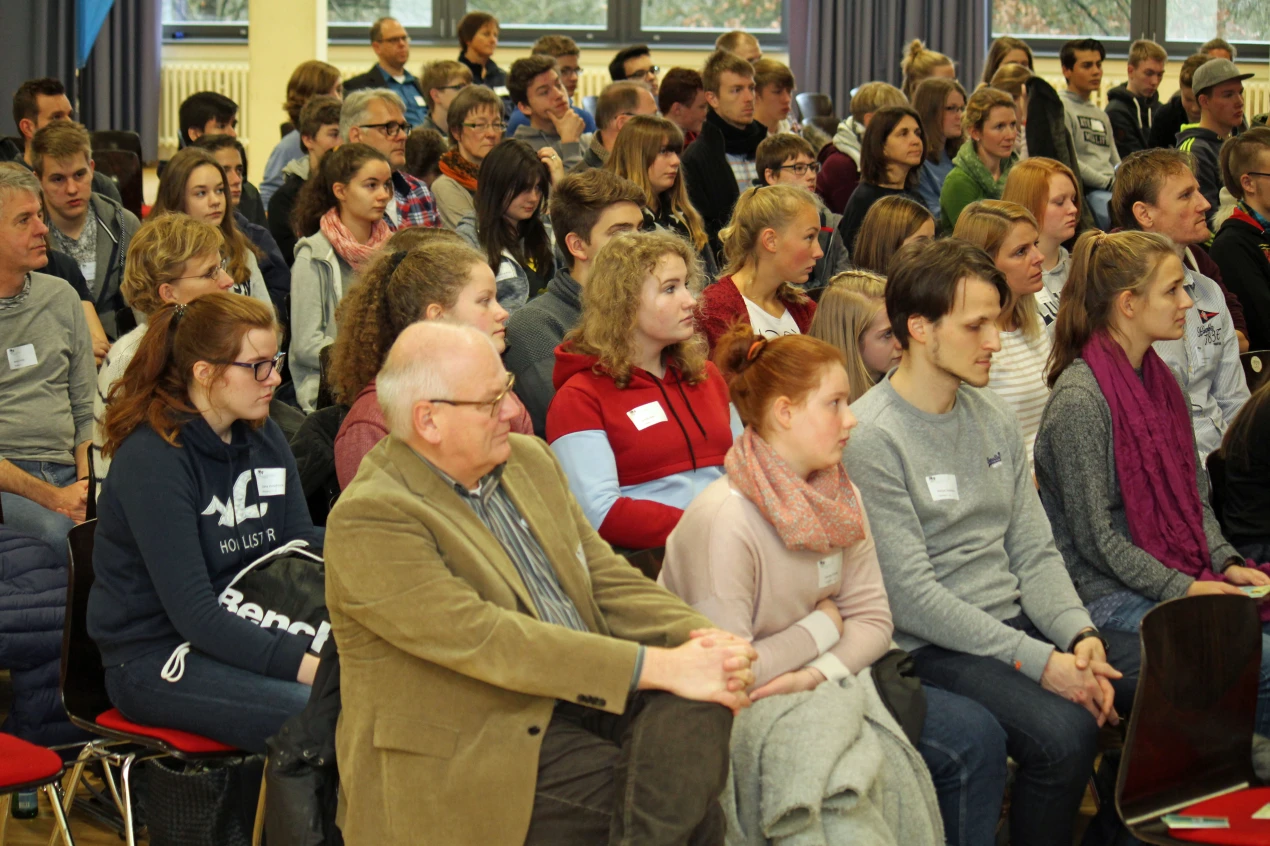 Die zunehmende Digitalisierung betrifft alle Generationen. Entsprechend groß war das Interesse am Medienfachtag des Bildungsnetzwerks Oberberg (Foto: OBK).