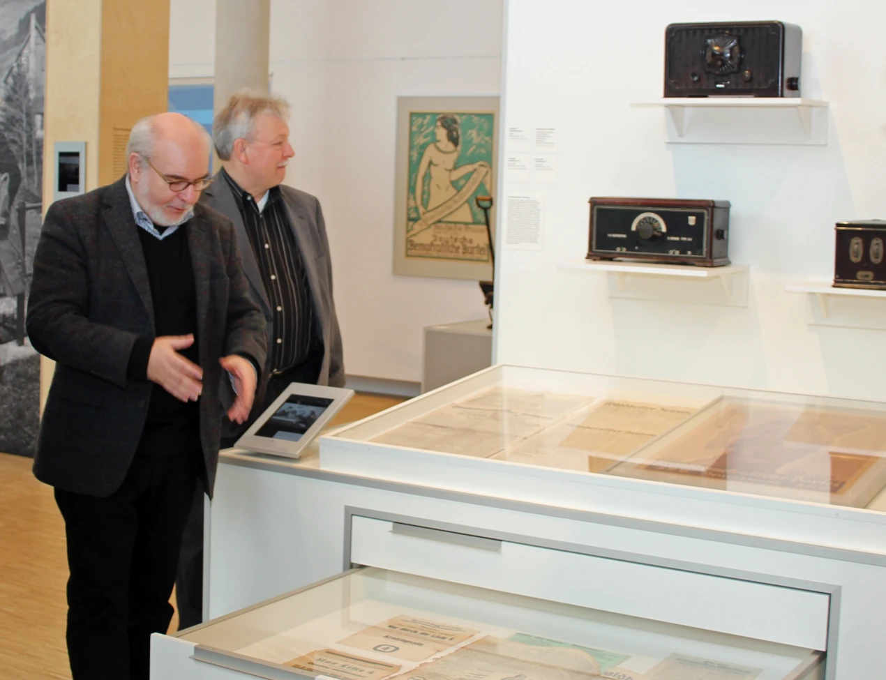 Gerhard Pomykaj und Peter Ruland in der Austellung Weimar (Foto:OBK)