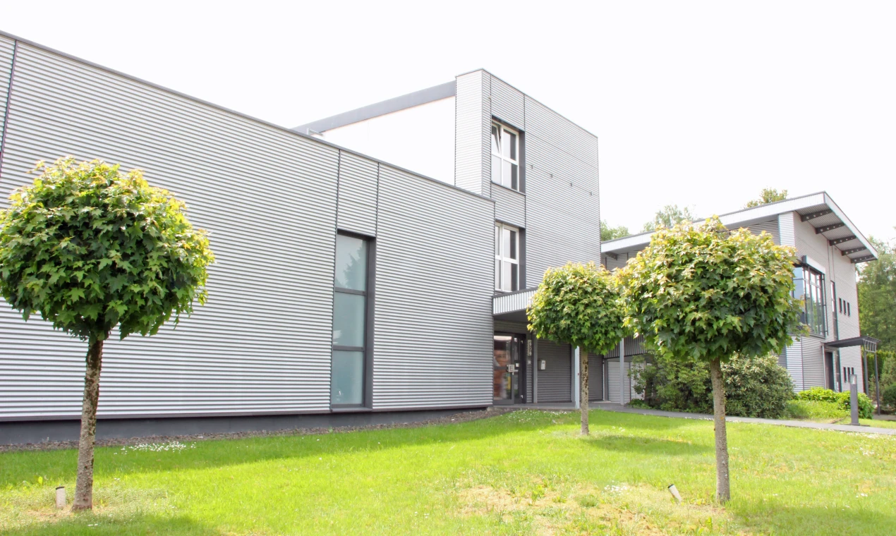 Teile des Kreisordnungsamtes und das Veterinär- und Lebensmittelüberwachungsamt ziehen in das Gebäude der Firma Dörrenberg, Stahlstraße 5 in 51645 Gummersbach-Dieringhausen um. (Foto: OBK)
