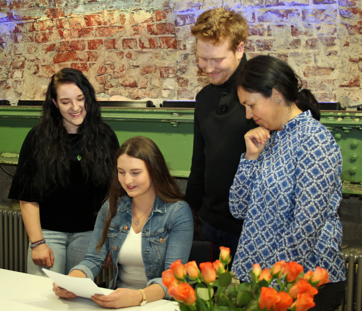 Die Preisträger des Autorenwettbewerbs begeben sich ab April auf Lesereise (v.l.n.r.): Franziska Theis, Laura Frais, Oliver Fahlenbach und Jennifer Otten. (Foto: OBK)