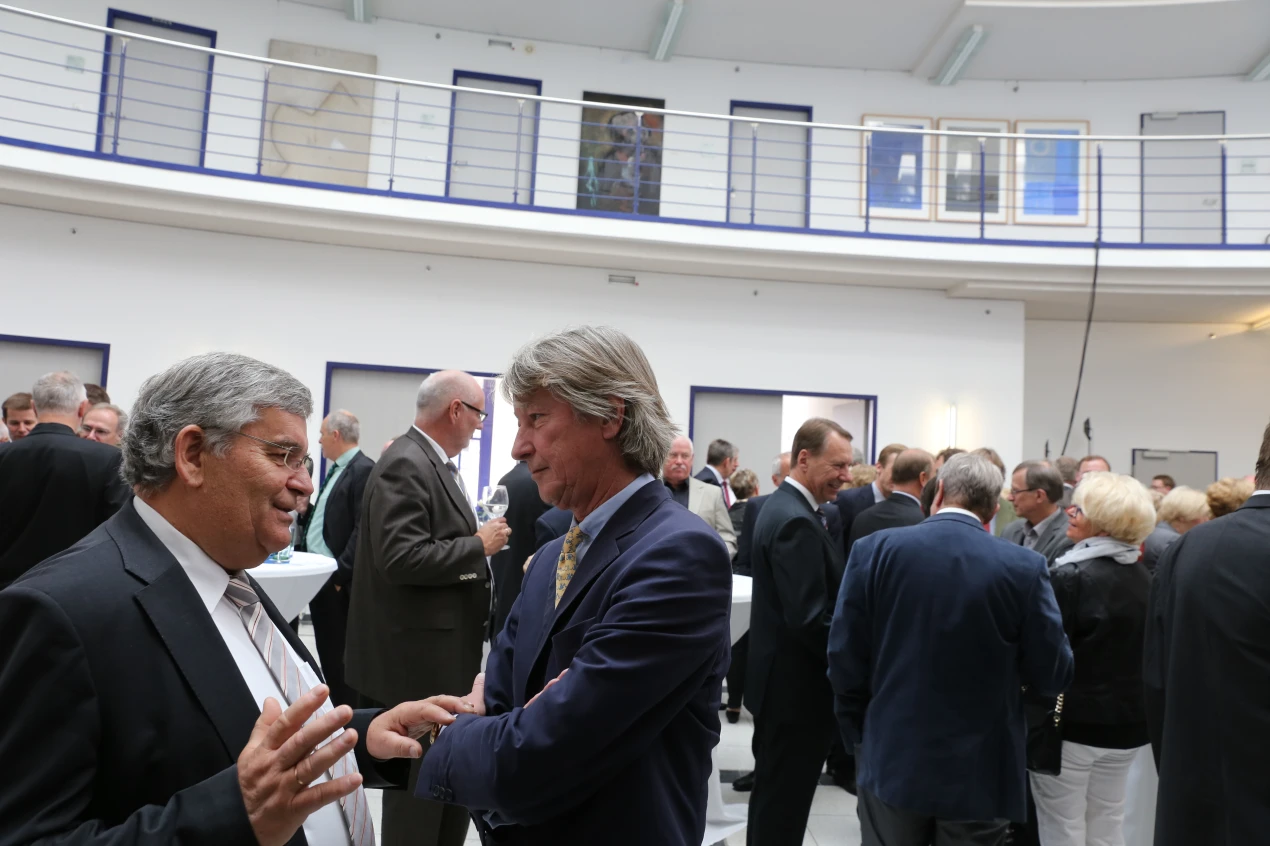 Landrat Hagen Jobi im Gespräch mit Christian DuMont Schütte (Foto:OBK)
