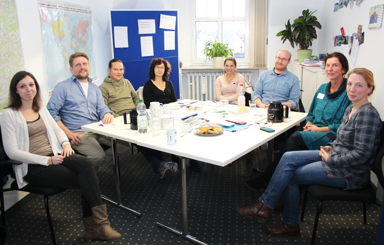 Bei regionalen Netzwerktreffen bringt das KI unter anderem Lehrkräfte, Schulsozialarbeiter sowie Schülerinnen und Schüler zusammen. (Foto: OBK)
