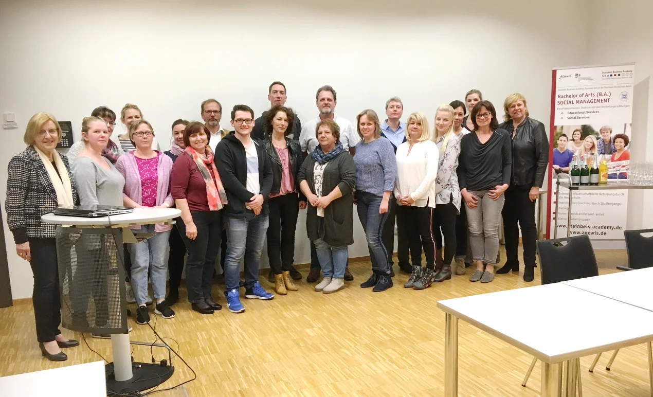 Die Absolventinnen und Absolventen des Basiskurses Betreuungsrecht. (Foto: OBK)