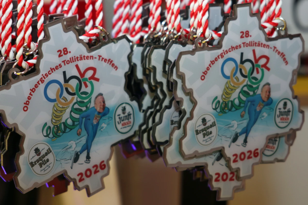 Der Oberbergische Kreis ließ sich bei der Gestaltung seines diesjährigen Karnevalsordens vom Beginn der Olympischen Winterspiele inspirieren. (Foto: OBK)   