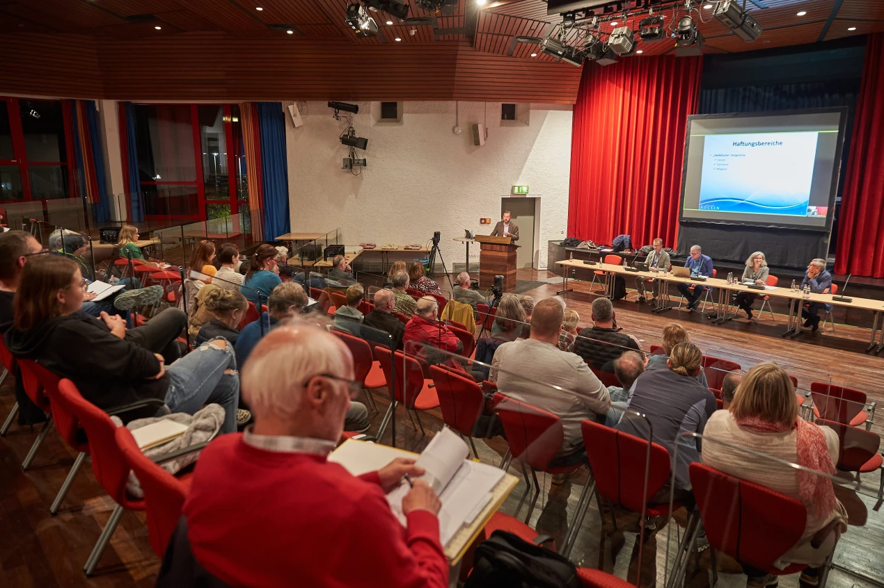 Großes Interesse gab es bei der Info-Veranstaltung der Ehrenamts-Akademie Oberberg zur Vereinshaftung in Radevormwald. (Foto: OBK) 
