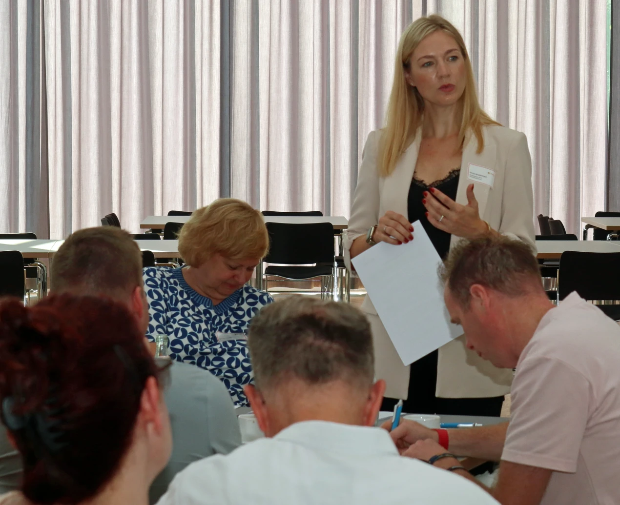Nicole Breidenbach, Wirtschaftsförderung des Oberbergischen Kreises, ist Geschäftsführerin des Pflegenetzwerks P.NetO e.V.. (Foto: OBK) 
