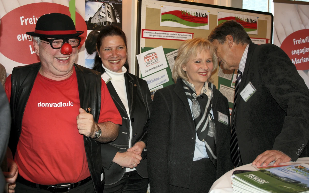 v.l.n.r.: Willibert Pauels, Birgit Steuer, Dr. Astrid Hencke, stellv. Landrat Prof. Dr. Friedrich Wilke (Foto: OBK)