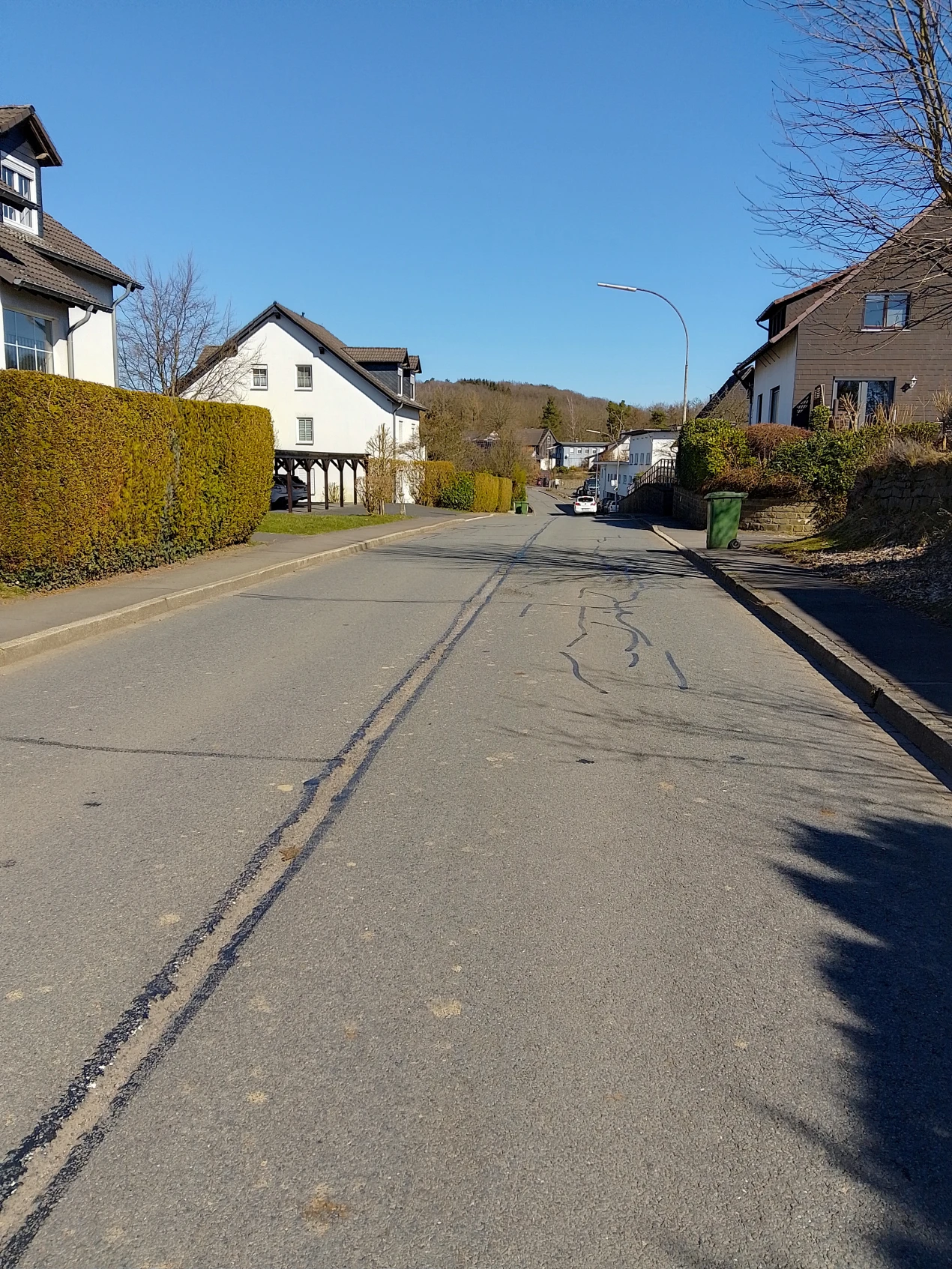 Der erste Bauabschnitt der Sanierungsarbeiten der K 16 beginnt oberhalb der Talsperrenstraße in Brüchermühle und endet am Ortseingang Heischeid.(Foto: OBK) 