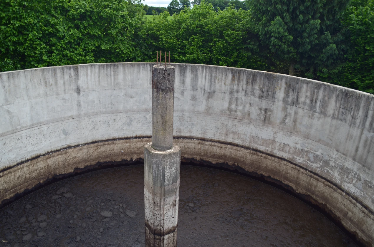 Beurteilt werden neben der Einhaltung der wasserrechtlichen Bestimmungen unter anderem die Wasserdichte, Stand- und Betriebssicherheit. (Foto: OBK)