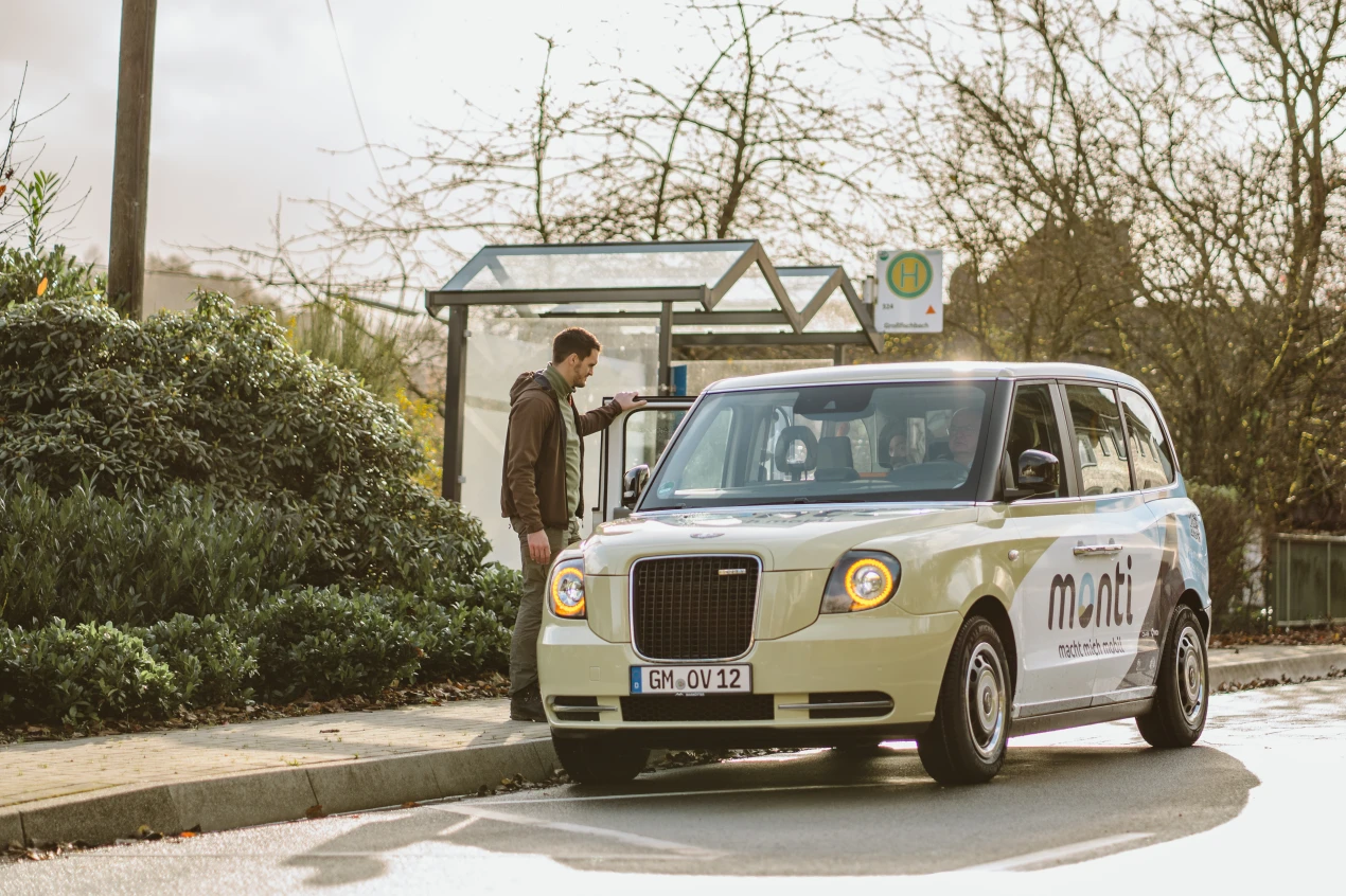 "monti macht mobil": flexibel und in Ergänzung zu den OVAG-Buslinien (Foto: OVAG/OBK) 