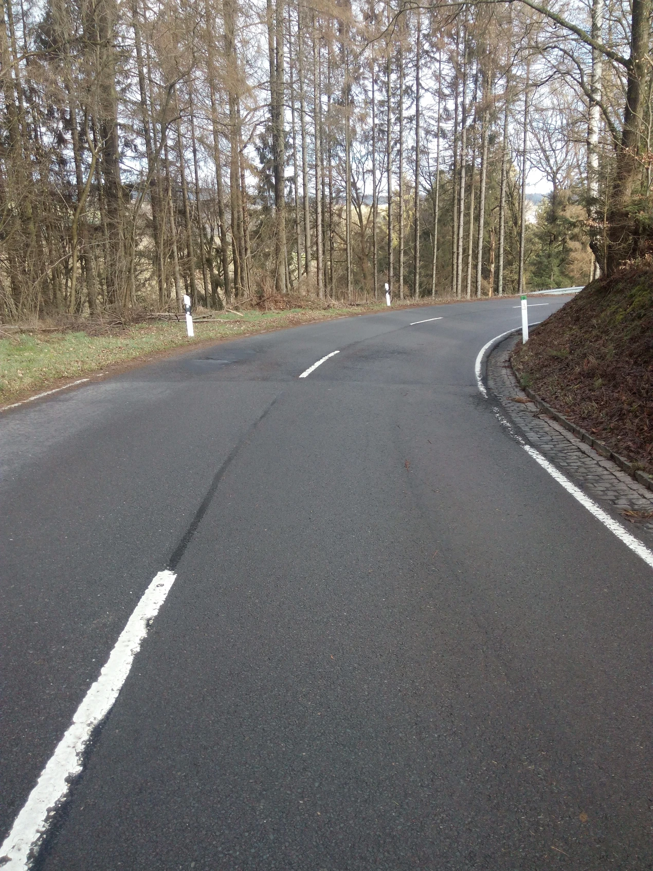An der K 40 Wiehl im Bereich Wiehl-Hillerscheid starten Sanierungsmaßnahmen. (Foto: OBK)