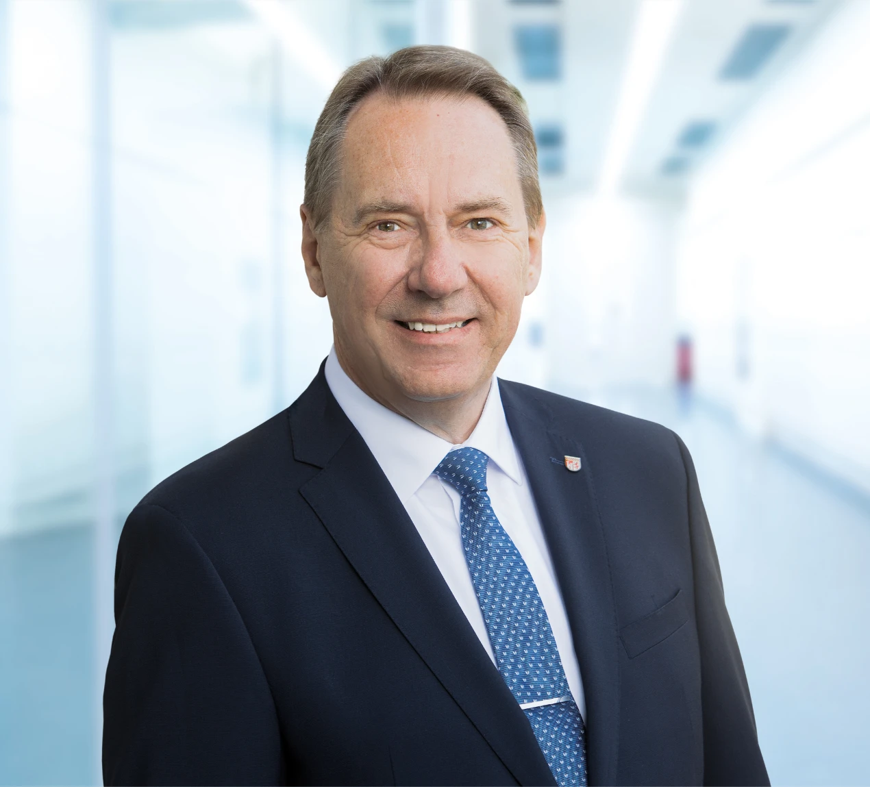 Landrat Jochen Hagt dankt den Bürgerinnen und Bürgern im Oberbergischen Kreis für ihr umsichtiges Verhalten und appelliert: "Geben Sie der Verbreitung des Coronavirus keine Chance!“ (Foto: OBK/ Lina Sommer)