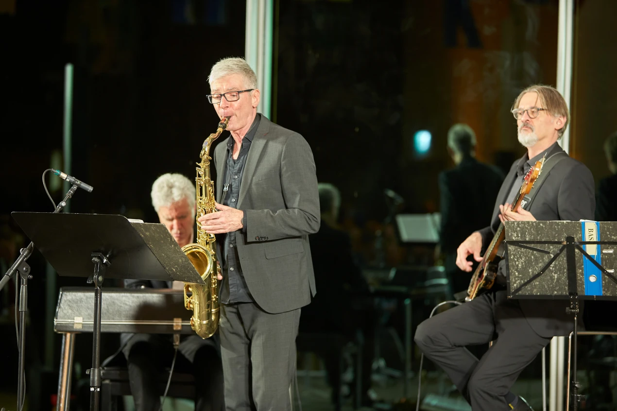 Musikalisch begleitet wurde der Abend von der Dozentenband der Musikschule Wipperfürth. (Foto: OBK)