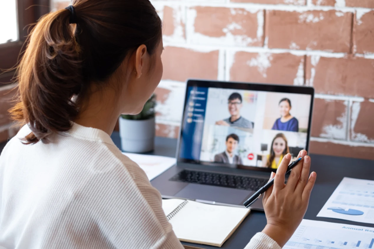 Auch die neuen digitalen Angebote der Ehrenamts-Akademie zur Qualifizierung von Ehrenamtlichen sind gebührenfrei.(Foto: ©Nattakorn - stock.adobe.com - Foto-ID 347799209)