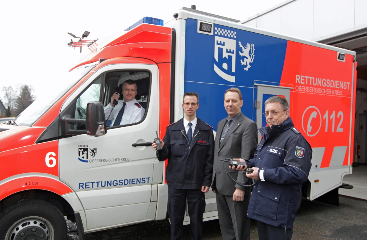 Kreisdirektor Jochen Hagt bei der Vorstellung der Digitalfunktechnik für  Polizei, Feuerwehr und Rettungsdienst (Foto:OBK) 