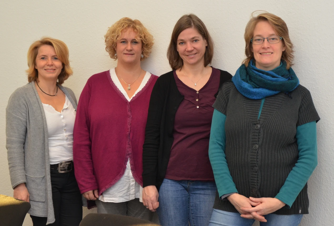 Im Rahmen der Frühen Hilfen stehen Bettina Bremer (v.l.), Ina Engelbert-Mortsiefer, Kathrin Weber-Schönstein und Charlotte Lübbert den Eltern als Familienhebammen und Familien-Gesundheits- und Kinderkrankenpflegerinnen zur Verfügung. (Foto: OBK)