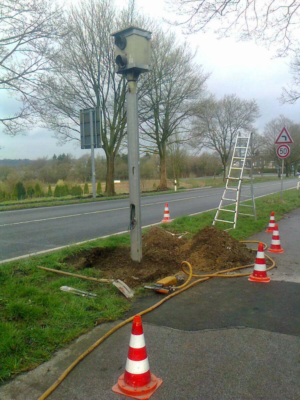 Die Altanlage in Kammerforsterhöhe wurde am Mittwoch, 06. April 2016, demontiert(Foto: OBK)