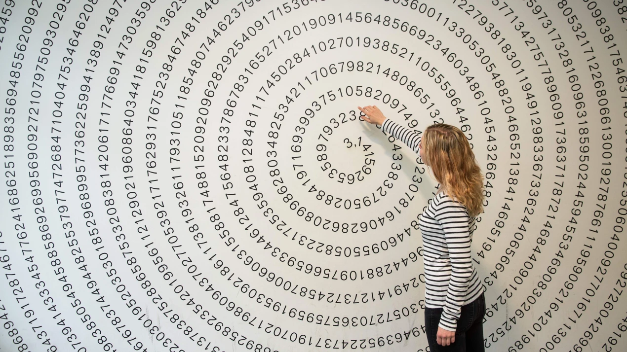 Kreativ und spielerisch: Mathematik zum Anfassen bietet die neue Sonderausstellung auf Schloss Homburg in Nümbrecht. (Foto: Mathematikum/Rolf K. Wegst)  