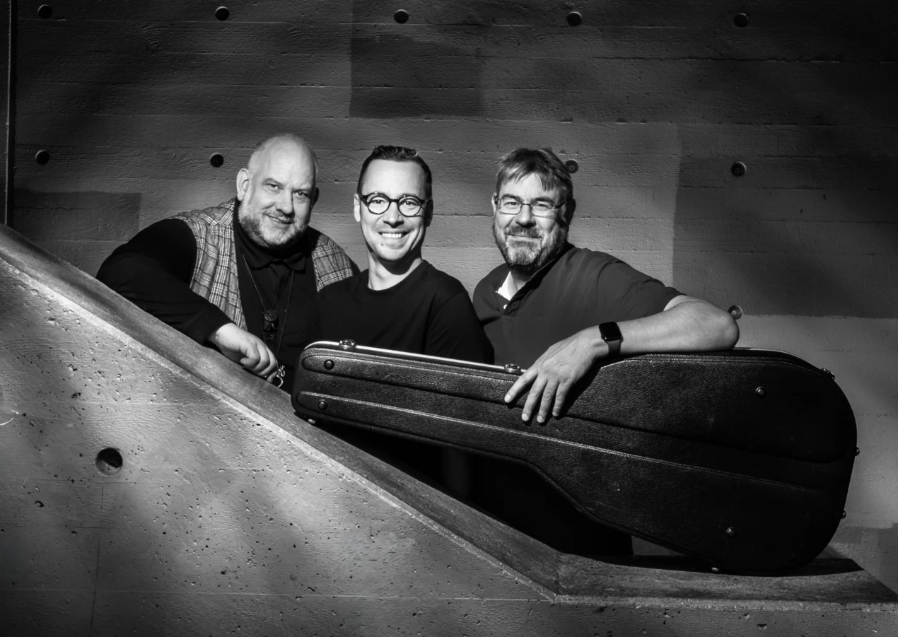 Ein besonderes Konzerterlebnis garantieren das Duo Pascal und Schauspieler Gerd J. Pohl bei ihrem Beatles-Abend auf Schloss Homburg. (Foto: Ivan Toscanelli)