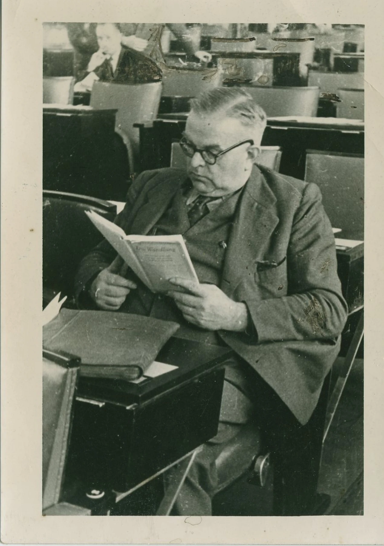 August Dresbach im Deutschen Bundestag, Ende 1950er-Jahre (Nachlass August Dresbach, Archiv des Oberbergischen Kreises)