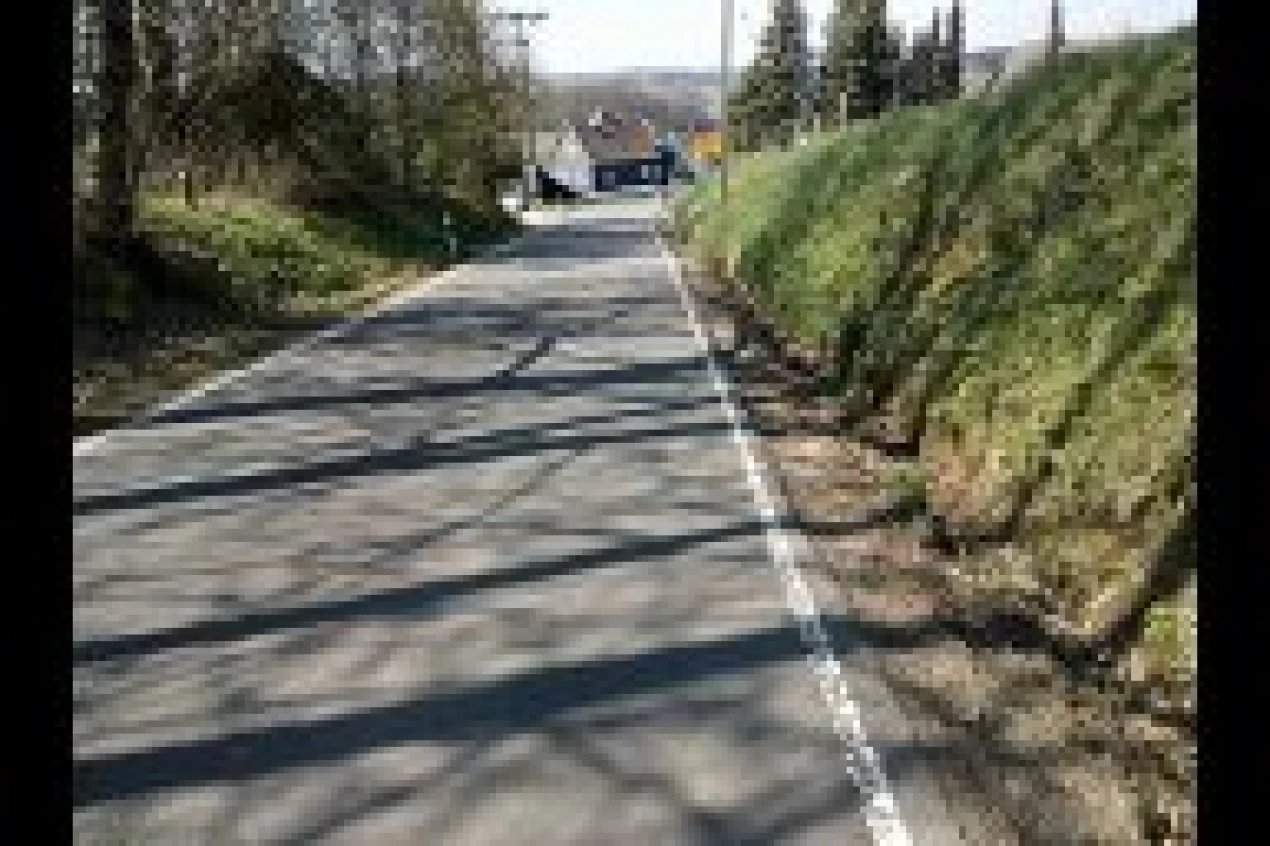 Das Foto zeigt die Straßenführung oberhalb der Ortschaft Egginghausen. (Foto: OBK)