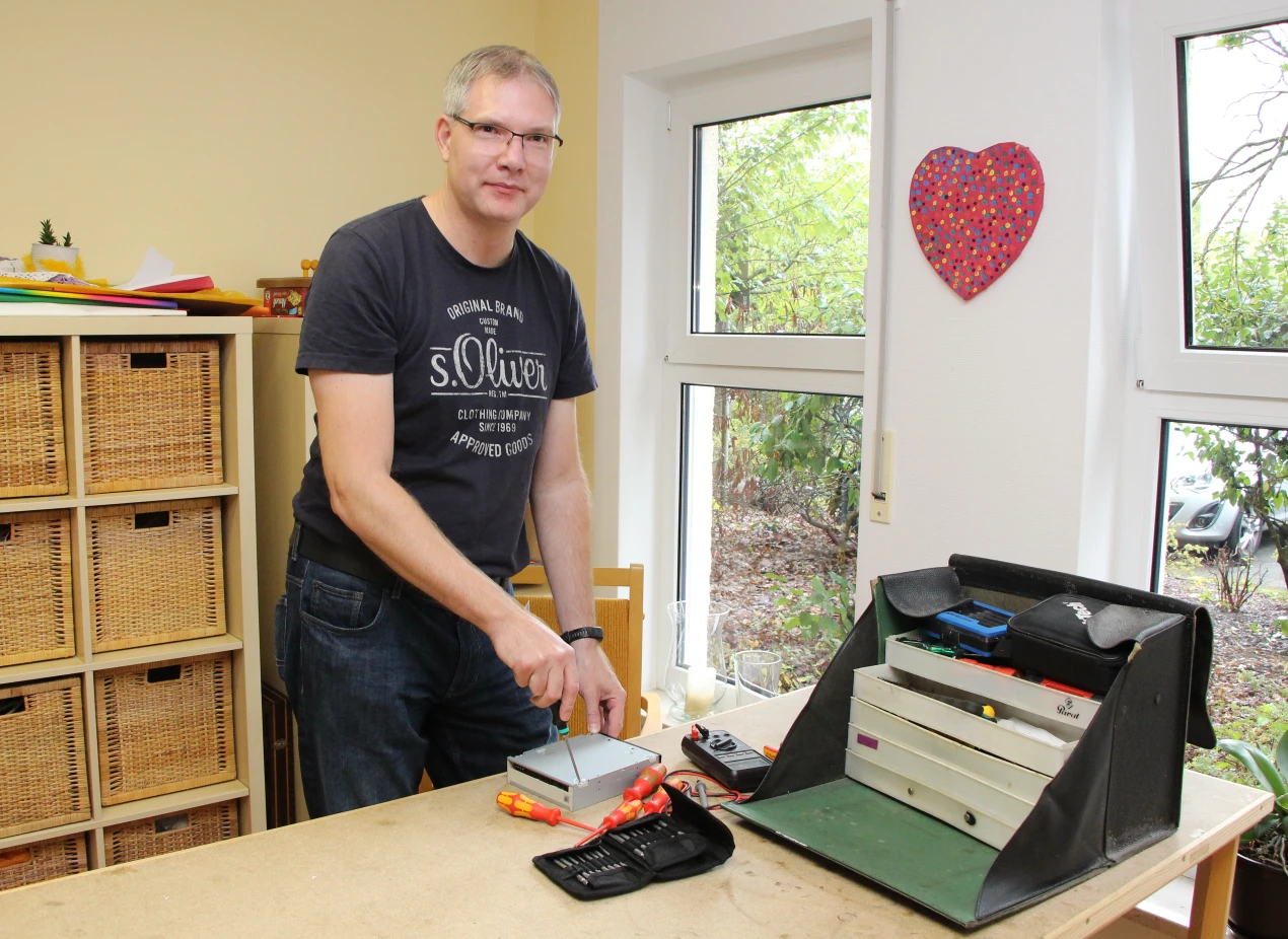 Die ehrenamtlichen Fachleute helfen unentgeltlich, wenn Alltagsgegenstände nicht mehr funktionieren. (Foto: OBK)