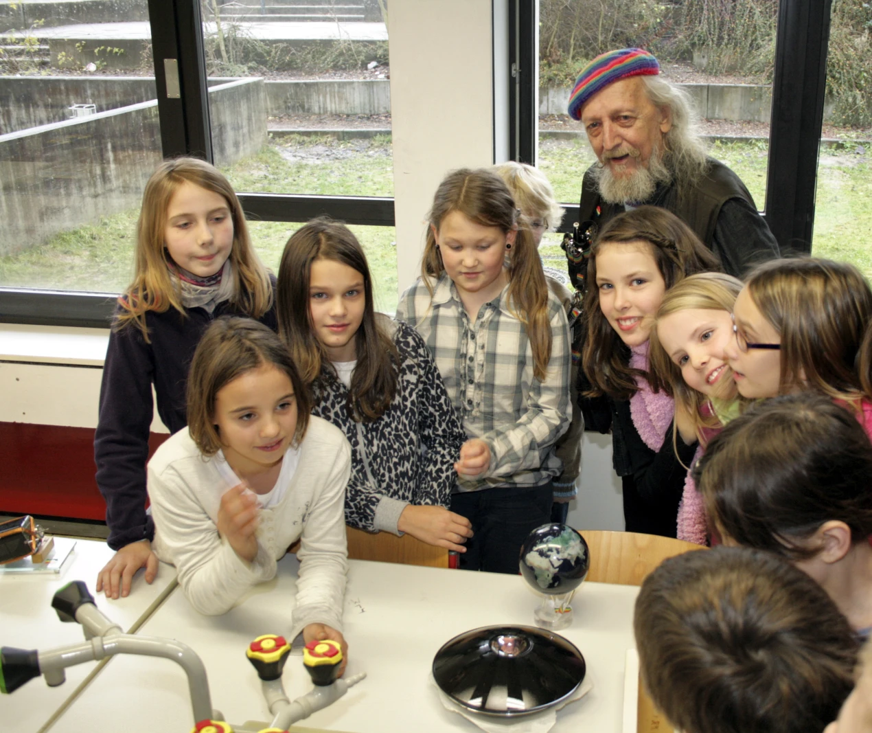 Hilli hat Zeit für und Geduld mit den Kindern (Foto:OBK)